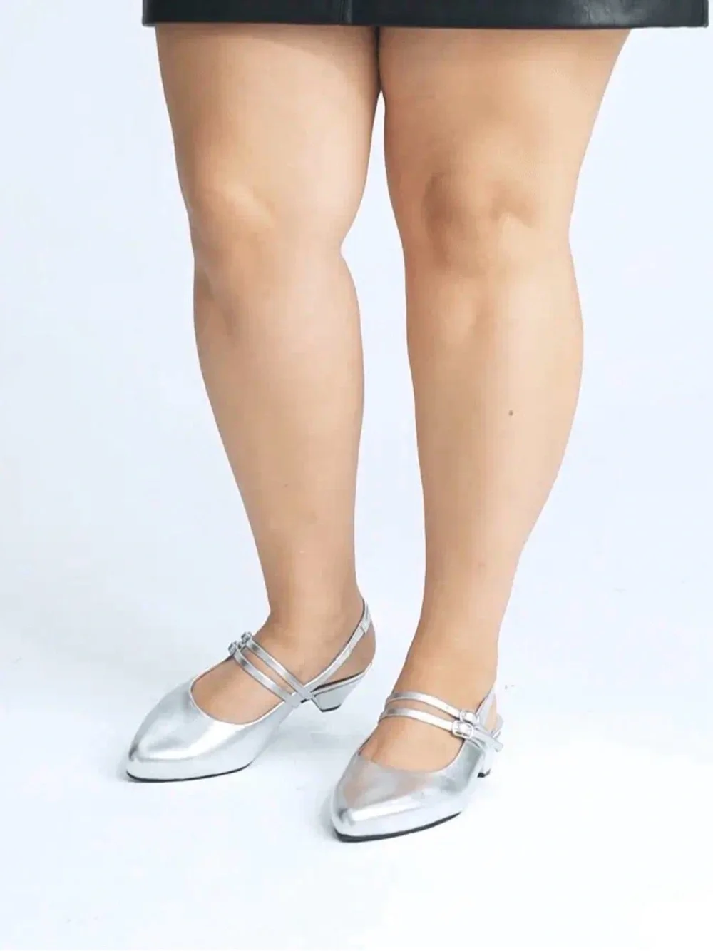 Aria double strap silver women’s size 7 wide mini heel silver shoes